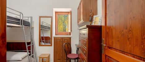 2 bedrooms