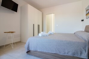 1 bedroom, iron/ironing board