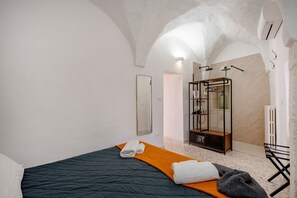 1 Schlafzimmer, Bügeleisen/Bügelbrett