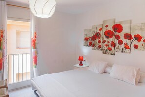 1 habitación, tabla de planchar con plancha, wifi gratis y ropa de cama 