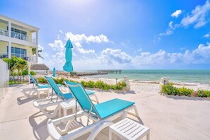 Terrace/patio - The Turquoise Turtle-Beach/Pool (Key Colony Beach)