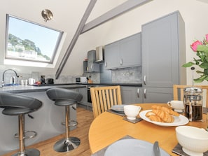 Fridge, microwave, dishwasher, toaster