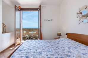 3 soverom, strykejern/-brett og reiseseng for barn