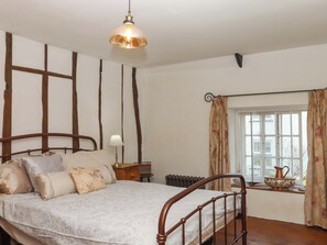 1 Schlafzimmer, individuell dekoriert, individuell eingerichtet