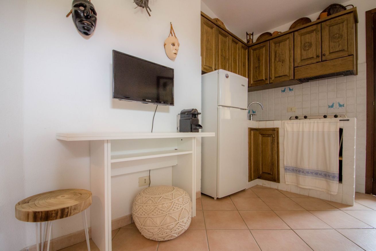 Réfrigérateur, micro-ondes, plaque de cuisson, distributeur de glaçons