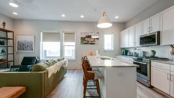 Ferienhaus | 4 Schlafzimmer, Schreibtisch, Internetzugang