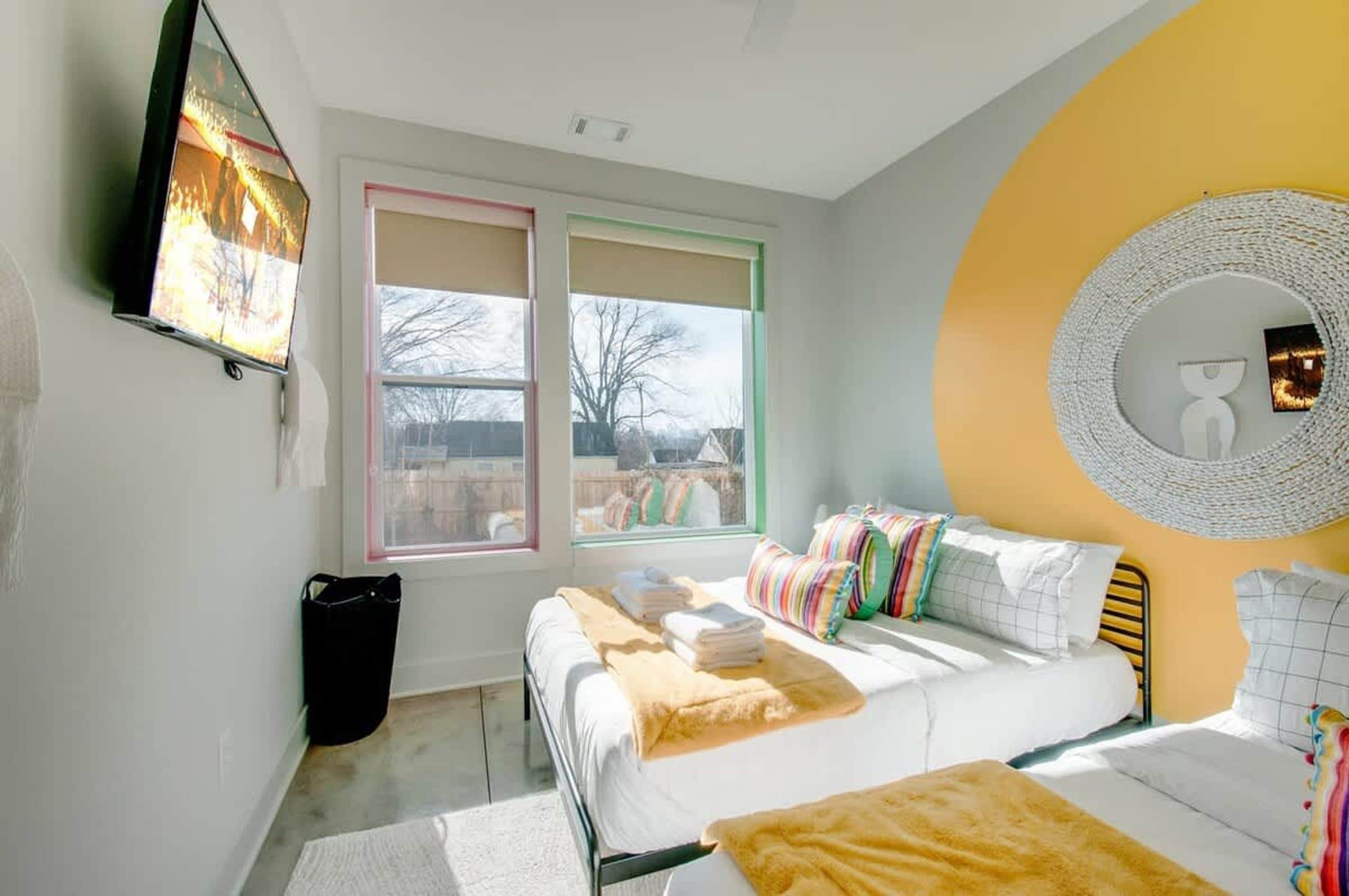 House | 4 bedrooms, desk, Internet