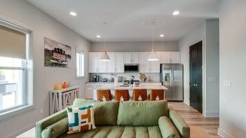 Ferienhaus | 4 Schlafzimmer, Schreibtisch, Internetzugang