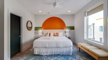 House | 4 bedrooms, desk, Internet
