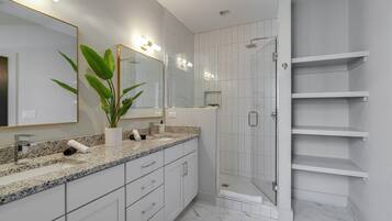House | 4 bedrooms, Internet