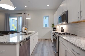 House | 5 bedrooms, Internet