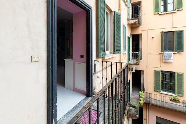 Exterior detail - GuestHost - Island Cosy Pink Studio Apt (Milano)