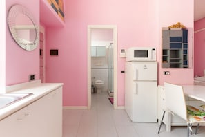 Fridge, microwave, stovetop