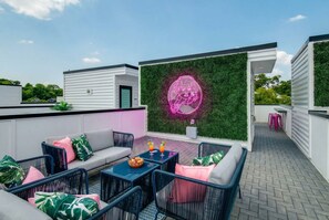 House | 8 bedrooms, desk, Internet - King Queen 2 Homes - 24 Beds City Views (Nashville)