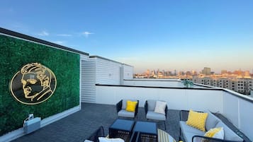 Talo | 8 makuuhuonetta, työpöytä, internet