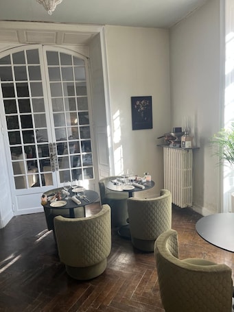 お食事. Charming bed & breakfast in amazing Alzonne with table d’hotes