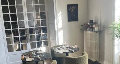 Charming bed & breakfast in amazing Alzonne with table dâhotes