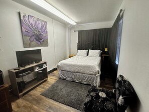 1 bedroom, internet - Nelson Inn - Heritage-C (Sheridan)