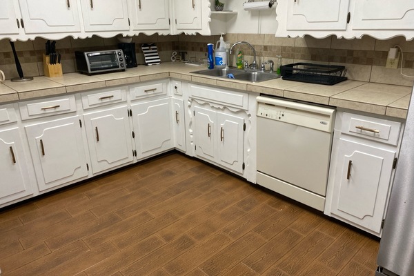 Microondas, horno, placa de cocina, lavavajillas