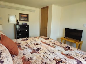 1 habitación, tabla de planchar con plancha, wifi gratis y ropa de cama