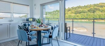 River View - Prime River Front Location