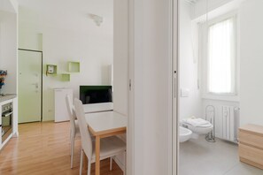 Interior - GuestHost - MM1 Inganni Bright Apartment (Milan)