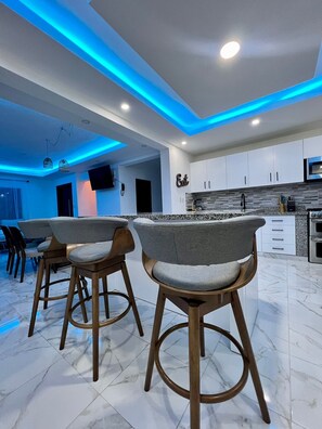 Dining - Modern 3-bedroom villa WiFi -Private pool - Private yard- BBQ- in Punta Cana (Punta Cana)