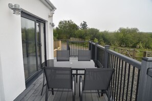 Outdoor dining - The Haven - a quiet countryside home with hot tub. (bude)