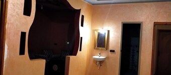 Welcoming 2-bedroom apartment with AC in charming Merzouga