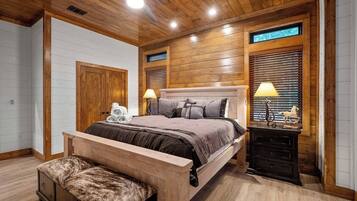 5 bedrooms, iron/ironing board, WiFi, bed sheets