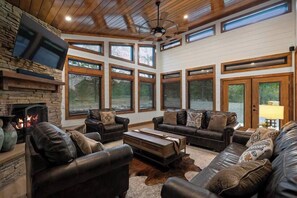 TV, fireplace, video games, offices - Private Mountain-View Cabin w/ Pool & Hot Tub (Broken Bow)