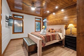 5 Schlafzimmer, Schreibtisch, Bügeleisen/Bügelbrett, WLAN