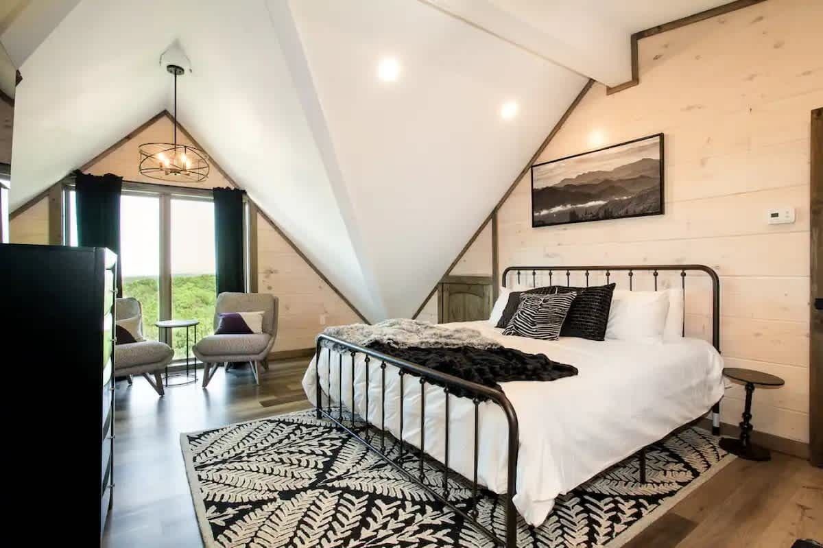 4 sovrum, strykjärn/strykbräda, wi-fi och sängkläder