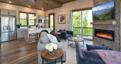 Indoor Pool • Hot Tub • Luxury Lake Retreat