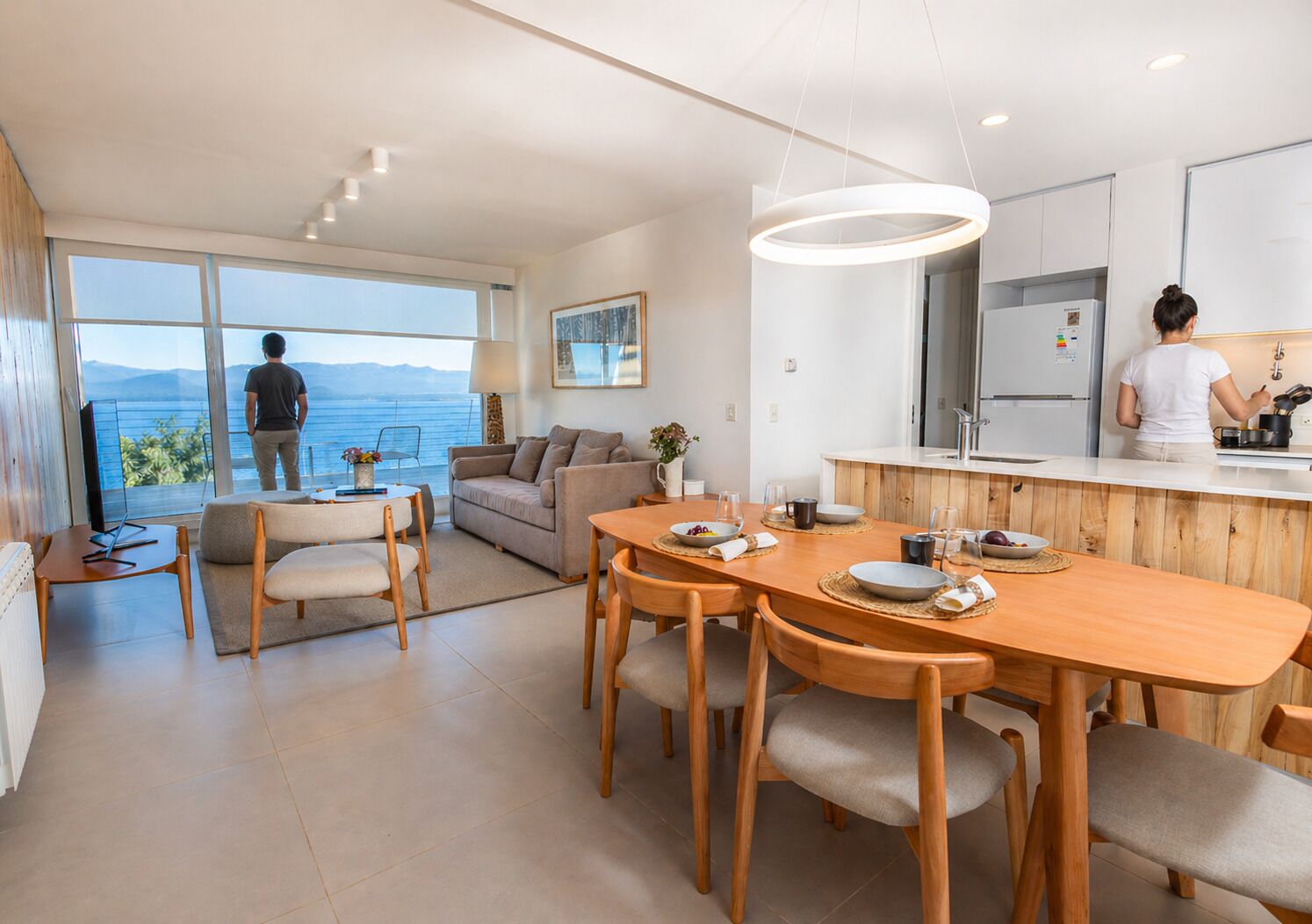 Superior Apartment, Balcony, Lake View | Dining room