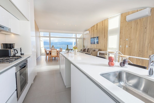 Luxury Penthouse | Private kitchen | Fridge, electric kettle - B612 Bariloche (San Carlos de Bariloche)