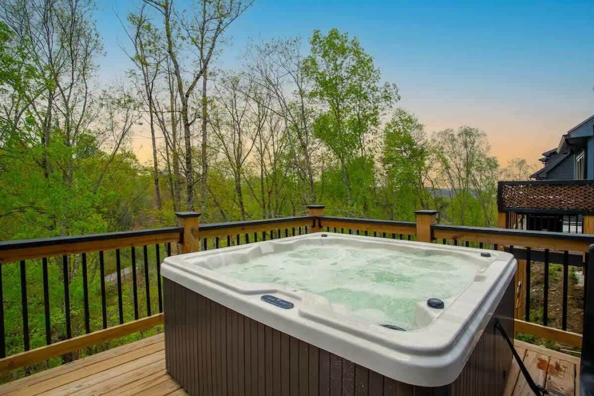 Outdoor spa tub