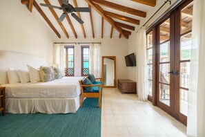 4 chambres, fer et planche à repasser, Wi-Fi gratuit, draps fournis