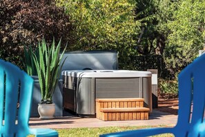 Bain à remous extérieur