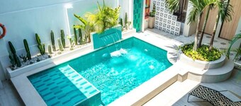 Casana Rosa Hotel