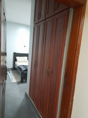 2 chambres, fer et planche à repasser, Wi-Fi gratuit, draps fournis