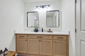 Interior - Modern Farmhouse Retreat with 4BR, 3BA located in Central Houston (Houston)