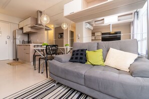 Basic Apartment | Living area