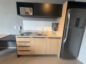 Apartemen Basic | Dapur pribadi | Peralatan masak/sendok-piring