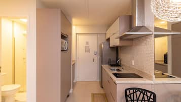 Basic Apartment | Private kitchen | Cookware/dishes/utensils