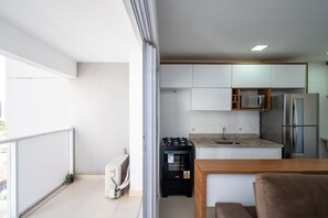 Basic Apartment | Dapur peribadi | Alat memasak/pinggan mangkuk/perkakas dapur 