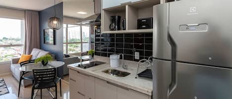 Apartemen Basic | Dapur pribadi | Peralatan masak/sendok-piring