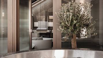 Executive Suite, Mountain View | Private spa tub