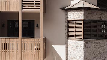 Vista frontal de la propiedad