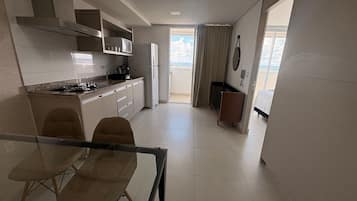 Apartment | Eigene Küche | Kochgeschirr/Geschirr/Besteck